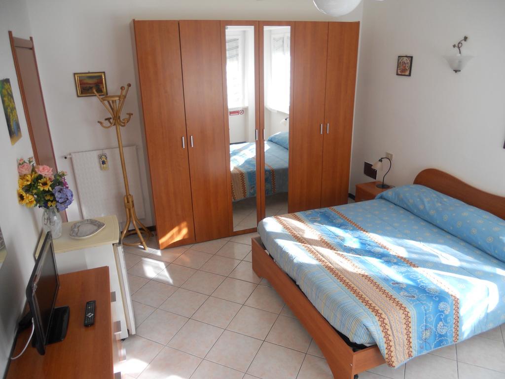 B&B Home Sweet Home Diano Marina Cameră foto